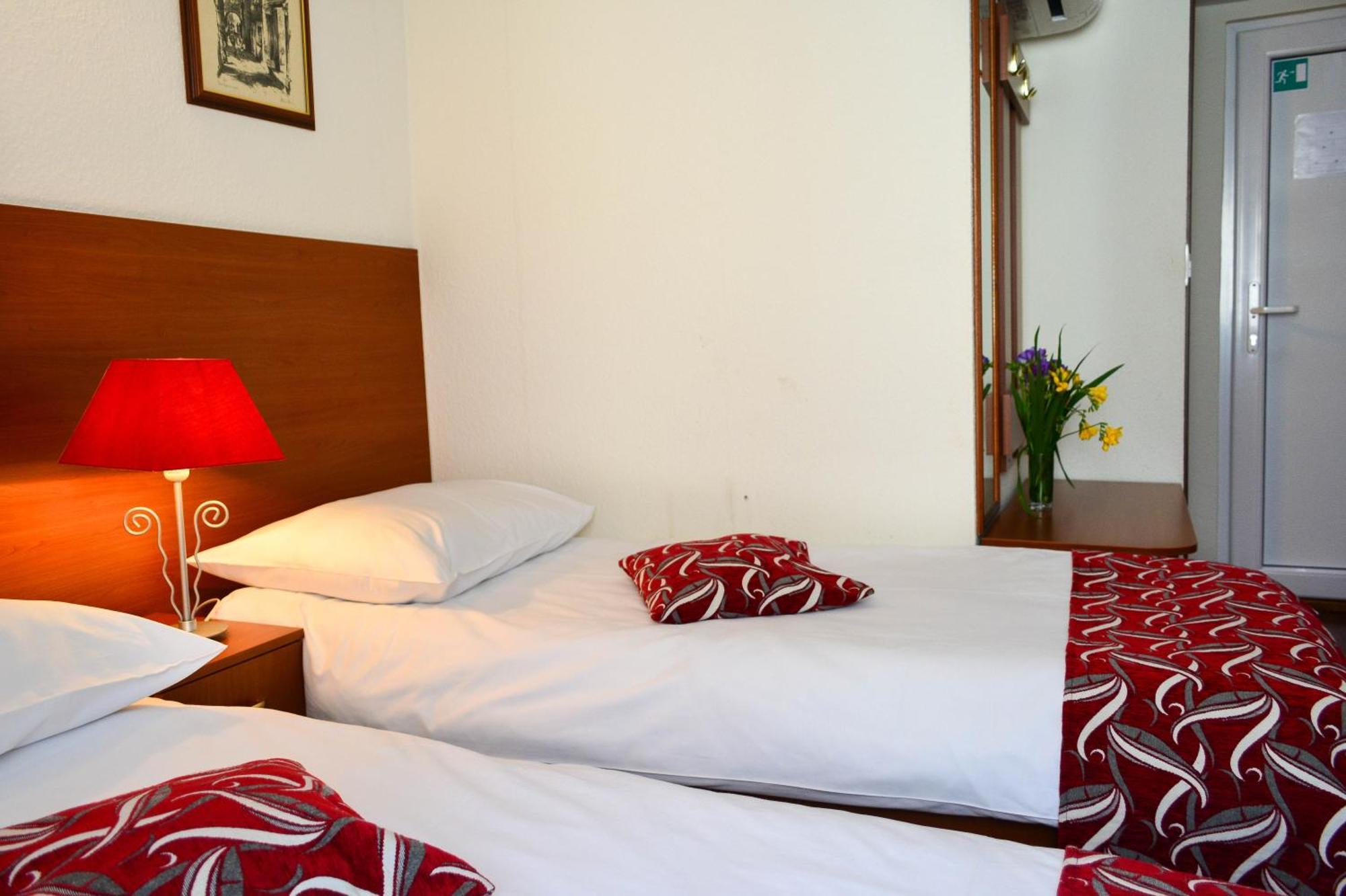 Hotel Kastel 1700 Split Bilik gambar