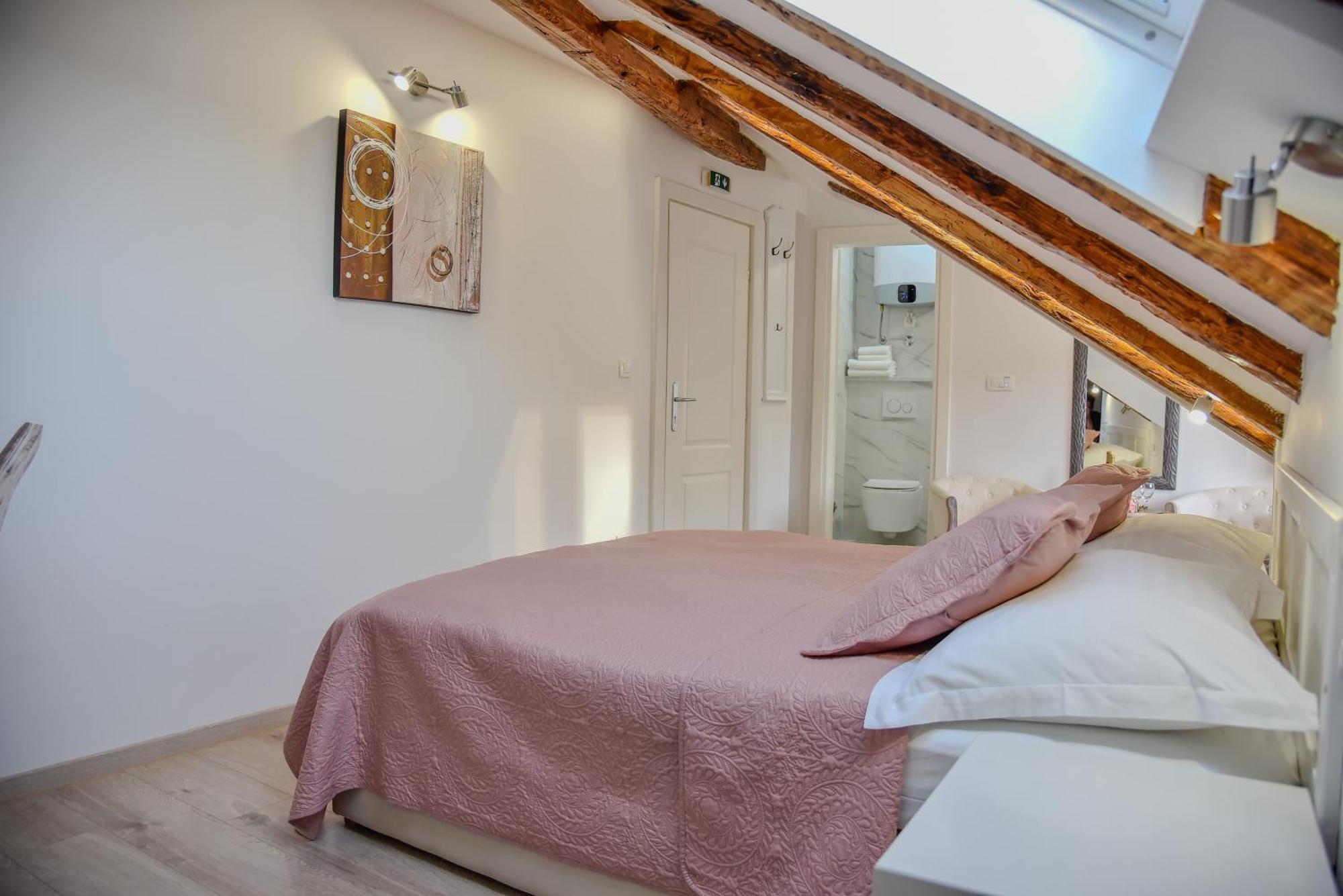 Hotel Kastel 1700 Split Bilik gambar