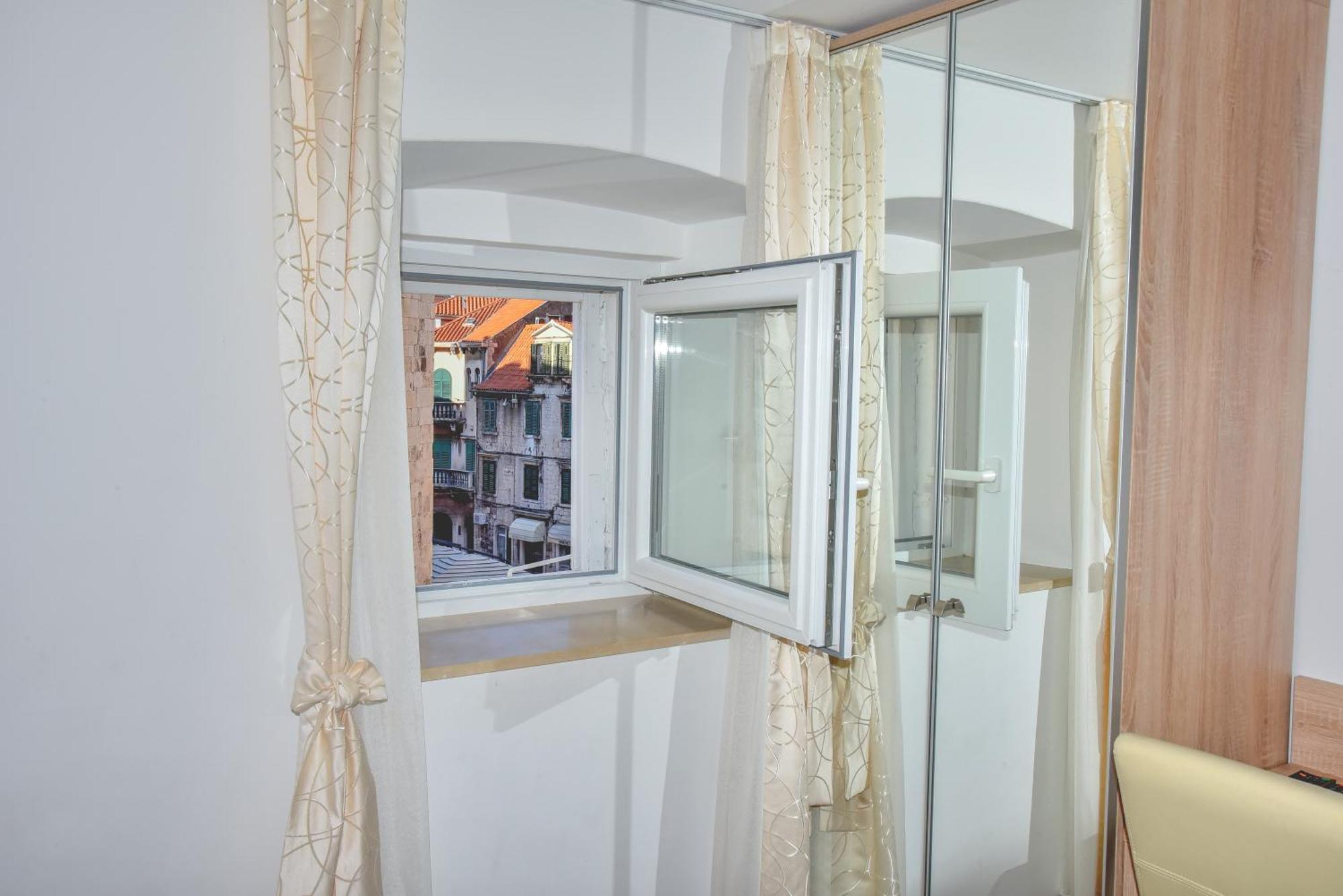 Hotel Kastel 1700 Split Bilik gambar